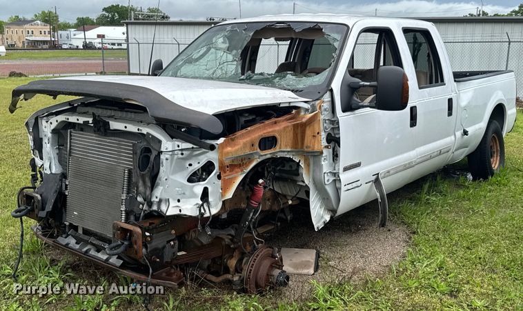 image for item DO0976 2003 Ford F350 Super Duty Crew Cab pickup truck