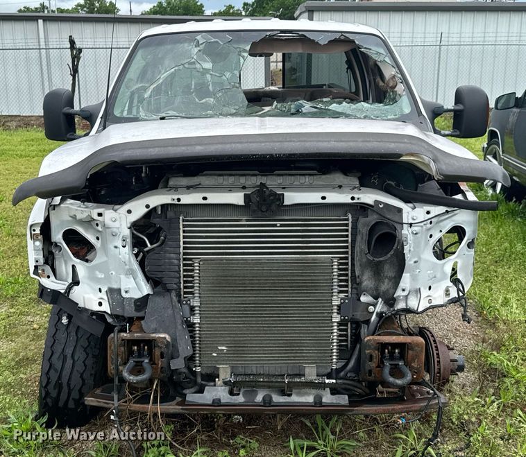 image for item DO0976 2003 Ford F350 Super Duty Crew Cab pickup truck