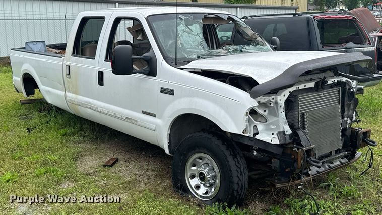 image for item DO0976 2003 Ford F350 Super Duty Crew Cab pickup truck