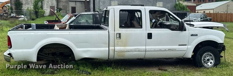 image for item DO0976 2003 Ford F350 Super Duty Crew Cab pickup truck