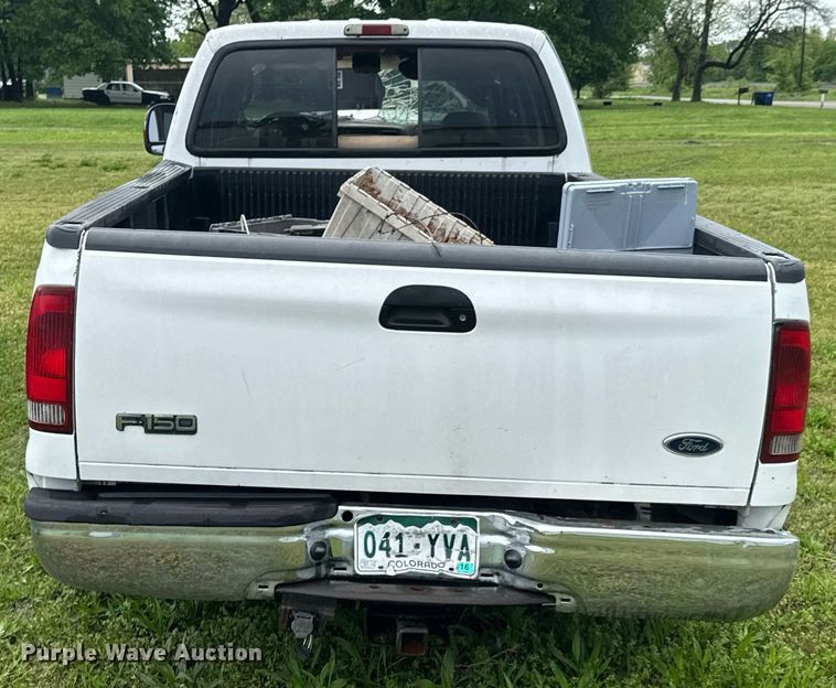 image for item DO0976 2003 Ford F350 Super Duty Crew Cab pickup truck