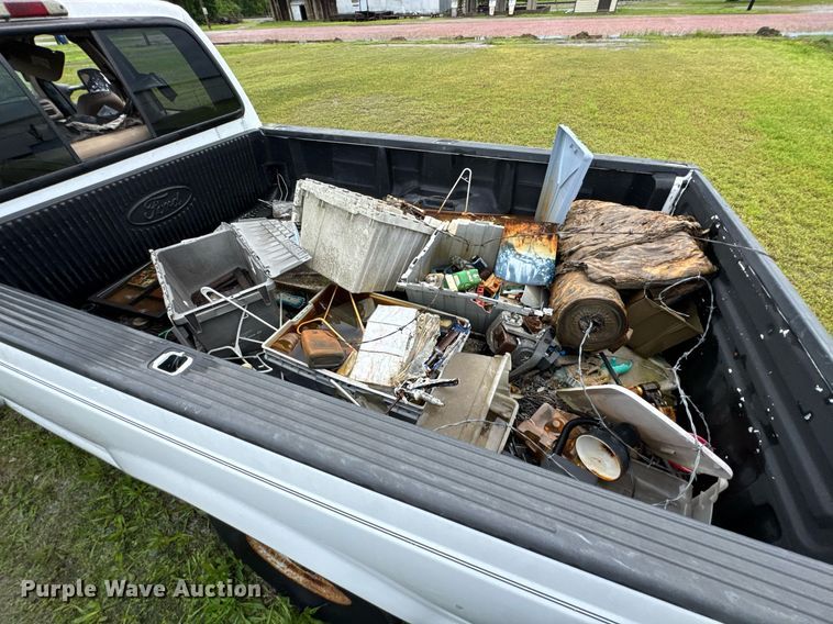 image for item DO0976 2003 Ford F350 Super Duty Crew Cab pickup truck