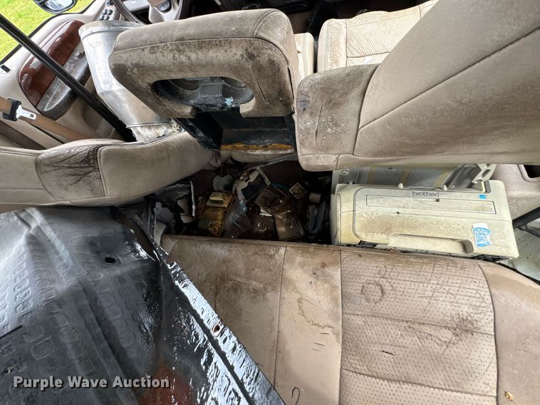 image for item DO0976 2003 Ford F350 Super Duty Crew Cab pickup truck