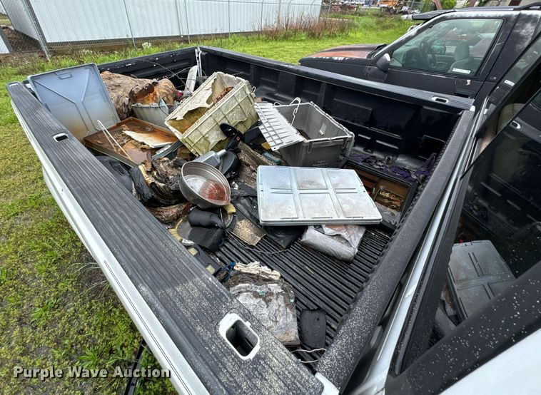 image for item DO0976 2003 Ford F350 Super Duty Crew Cab pickup truck