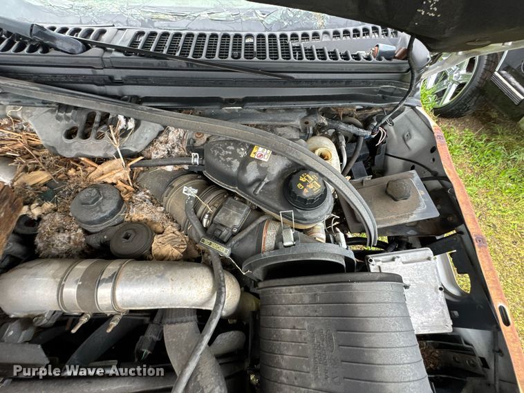 image for item DO0976 2003 Ford F350 Super Duty Crew Cab pickup truck