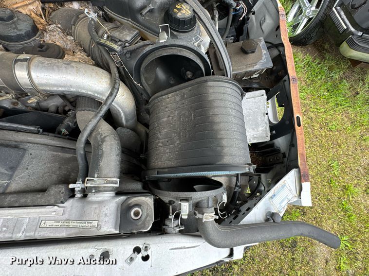 image for item DO0976 2003 Ford F350 Super Duty Crew Cab pickup truck