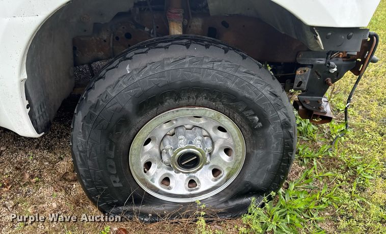 image for item DO0976 2003 Ford F350 Super Duty Crew Cab pickup truck