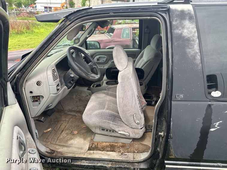 image for item DO0977 1996 Chevrolet Tahoe SUV