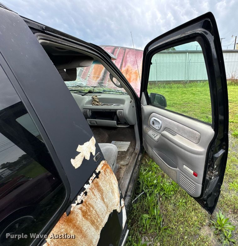 image for item DO0977 1996 Chevrolet Tahoe SUV