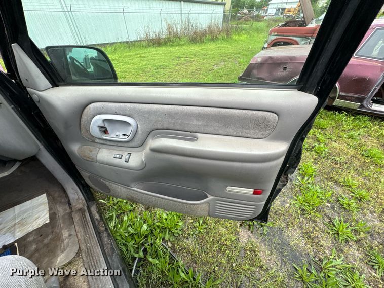 image for item DO0977 1996 Chevrolet Tahoe SUV