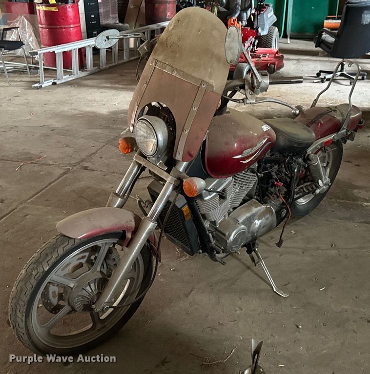 image for item DO0978 2002 Honda VT1100C Shadow motorcycle