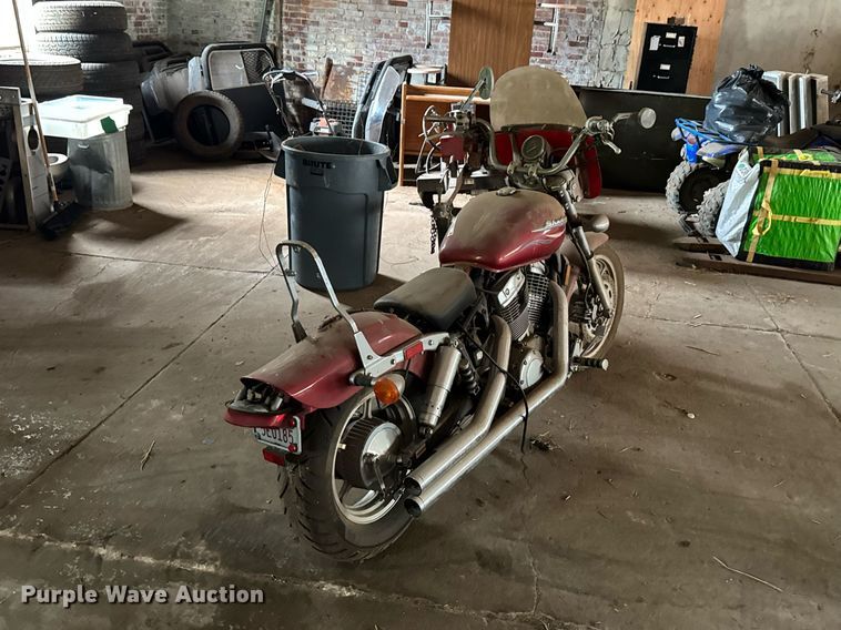 image for item DO0978 2002 Honda VT1100C Shadow motorcycle