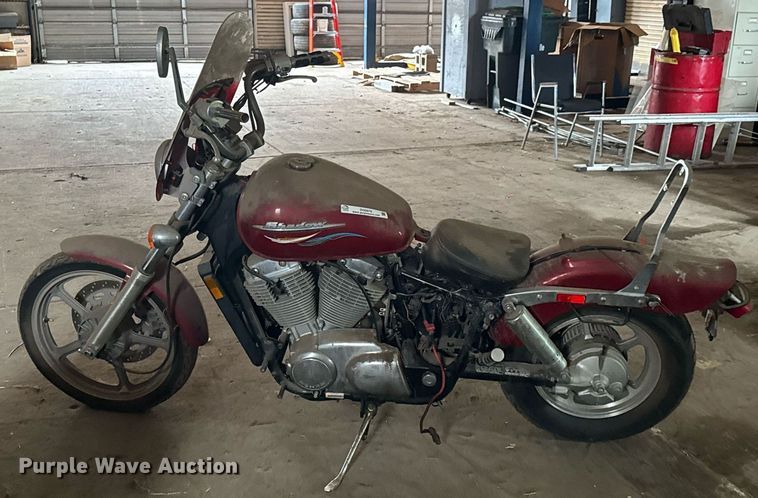 image for item DO0978 2002 Honda VT1100C Shadow motorcycle