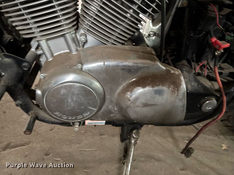 image for item DO0978 2002 Honda VT1100C Shadow motorcycle