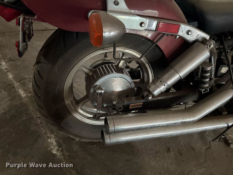 image for item DO0978 2002 Honda VT1100C Shadow motorcycle