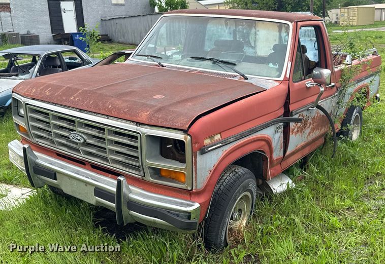 image for item DO0980 1985 Ford F150 pickup truck