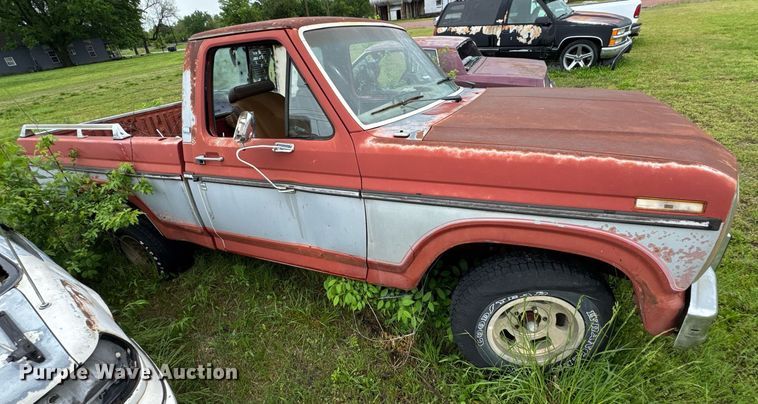 image for item DO0980 1985 Ford F150 pickup truck