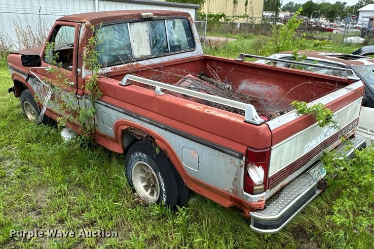 image for item DO0980 1985 Ford F150 pickup truck