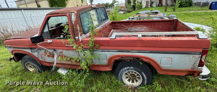 image for item DO0980 1985 Ford F150 pickup truck