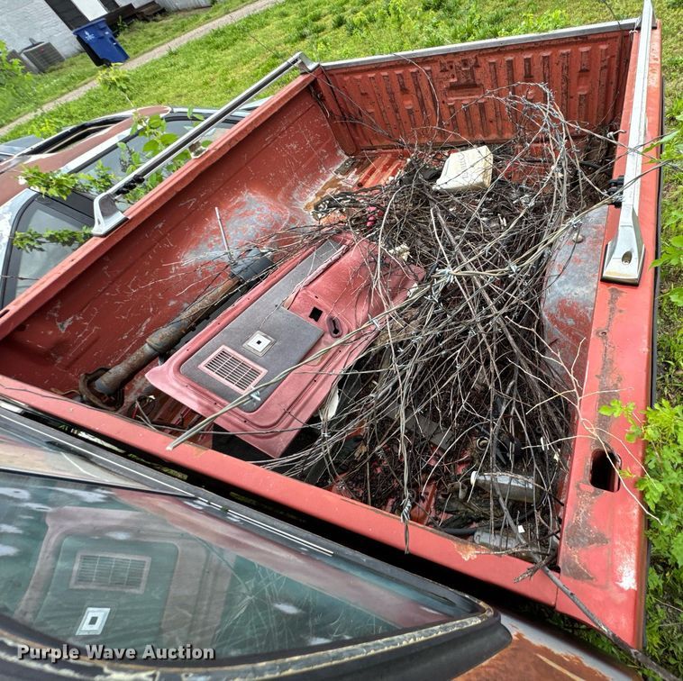 image for item DO0980 1985 Ford F150 pickup truck