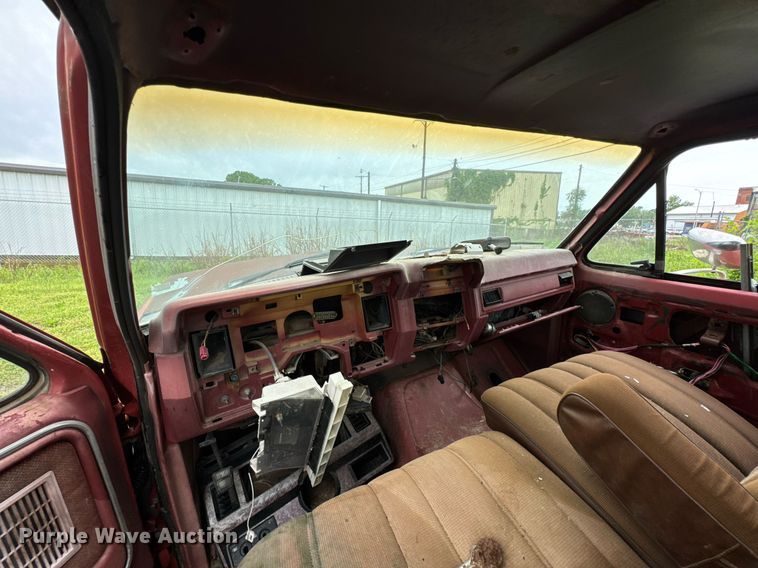 image for item DO0980 1985 Ford F150 pickup truck