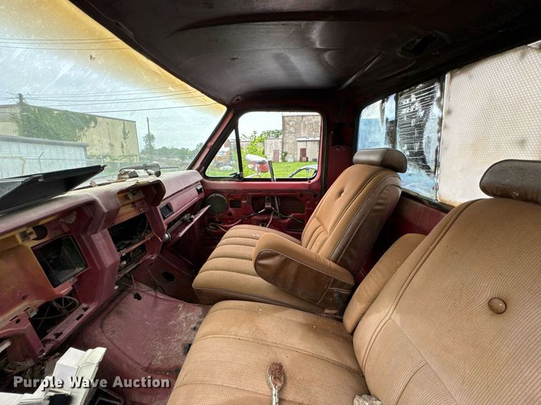 image for item DO0980 1985 Ford F150 pickup truck