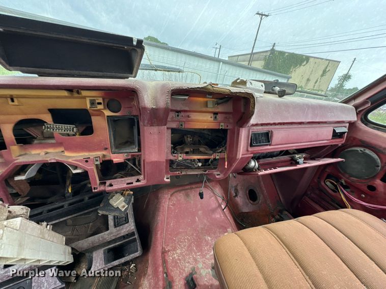 image for item DO0980 1985 Ford F150 pickup truck