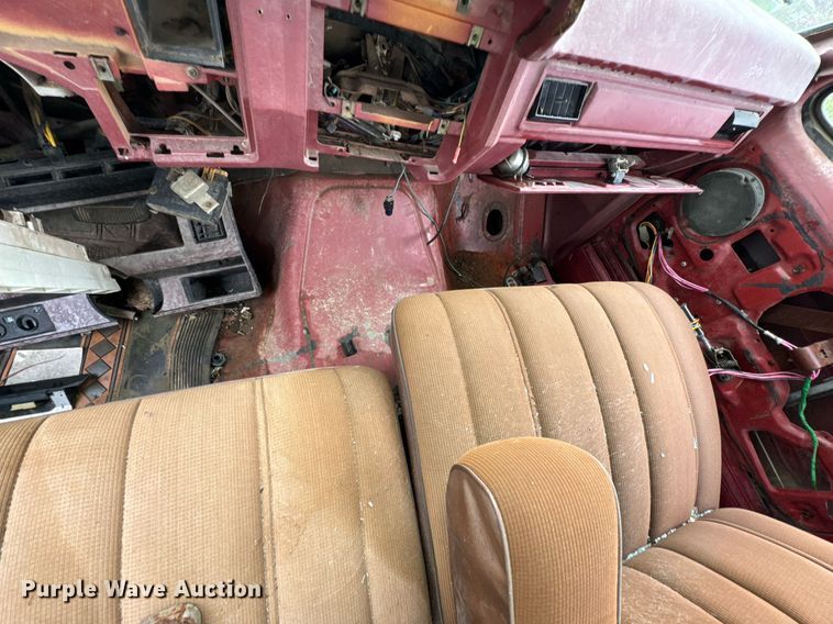 image for item DO0980 1985 Ford F150 pickup truck