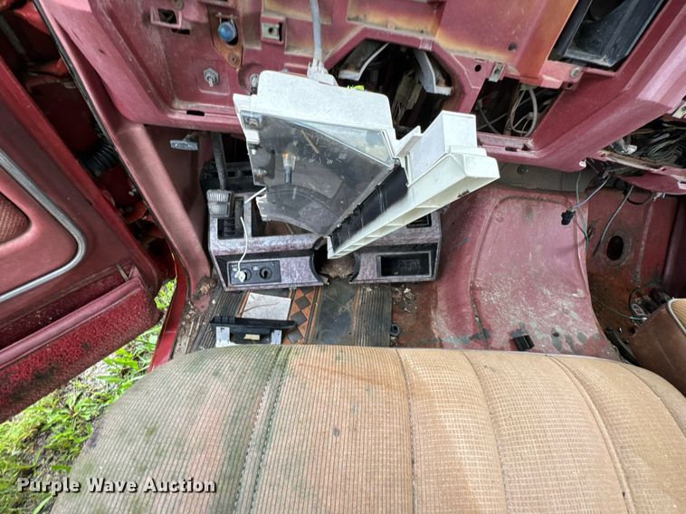 image for item DO0980 1985 Ford F150 pickup truck