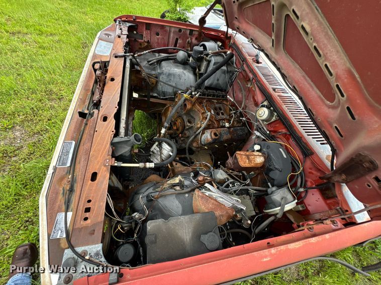 image for item DO0980 1985 Ford F150 pickup truck