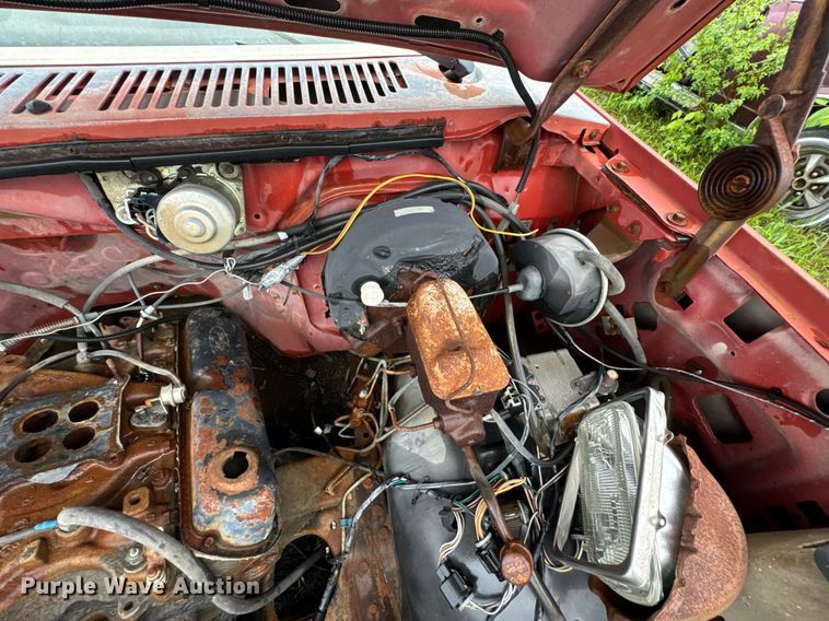 image for item DO0980 1985 Ford F150 pickup truck