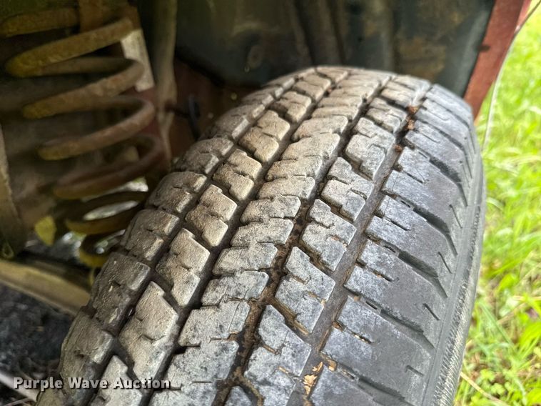 image for item DO0980 1985 Ford F150 pickup truck