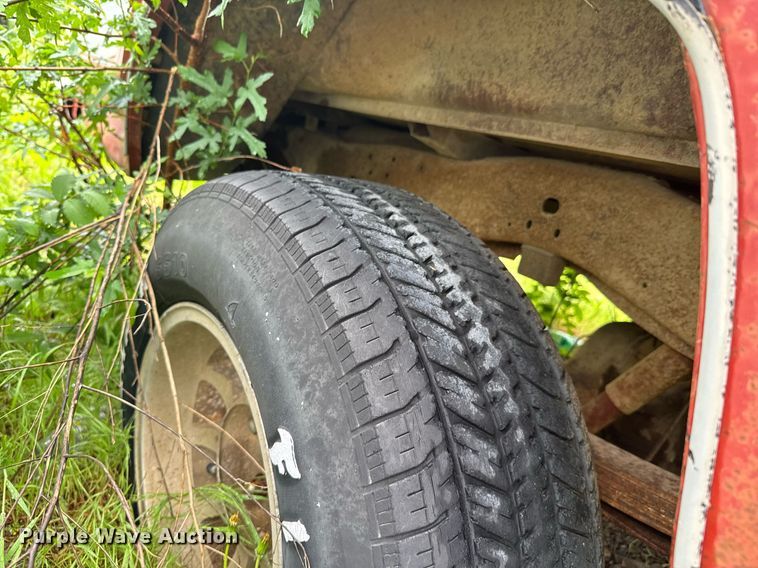 image for item DO0980 1985 Ford F150 pickup truck