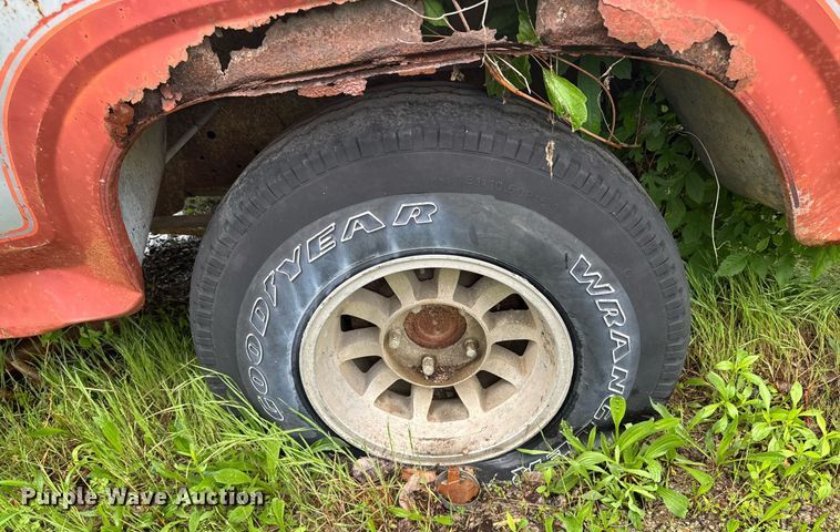 image for item DO0980 1985 Ford F150 pickup truck