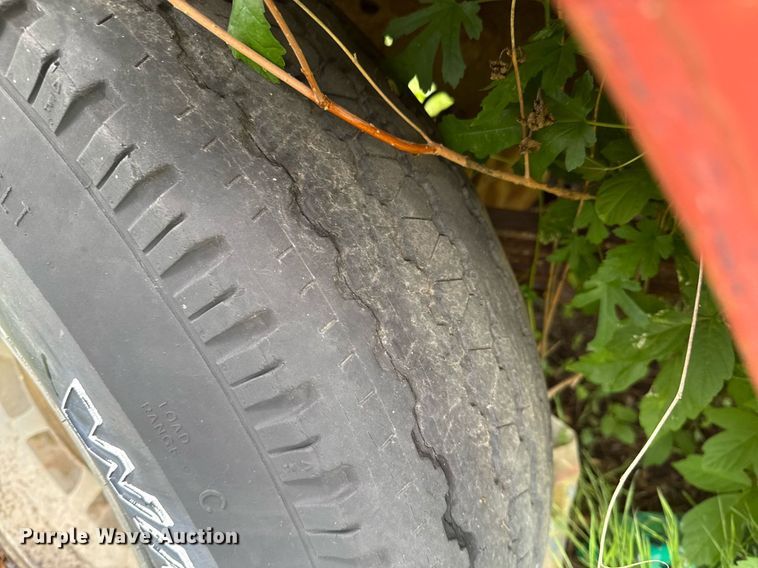 image for item DO0980 1985 Ford F150 pickup truck