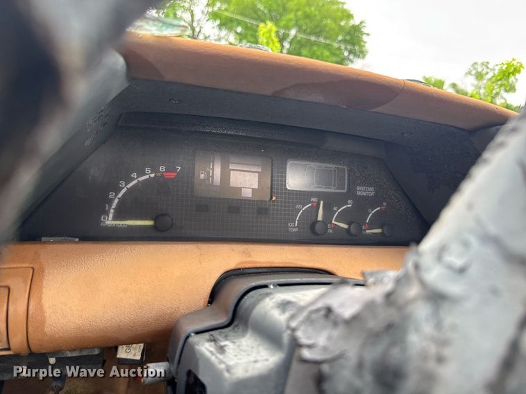 image for item DO0981 1989 Pontiac Grand Prix 