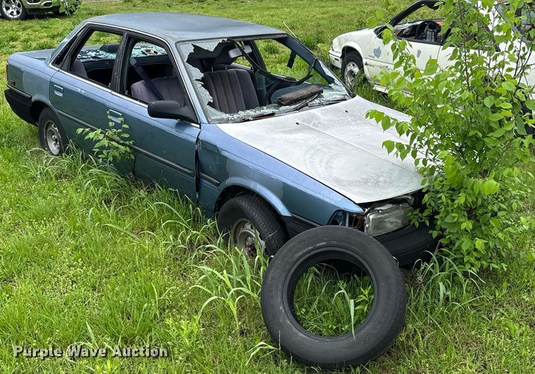 image for item DO0982 1991 Toyota Camry DX 