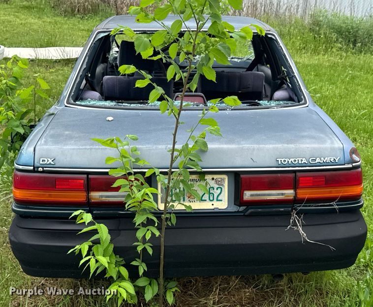 image for item DO0982 1991 Toyota Camry DX 