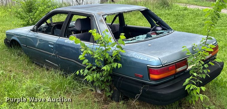 image for item DO0982 1991 Toyota Camry DX 