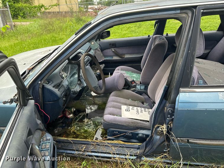 image for item DO0982 1991 Toyota Camry DX 