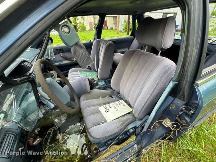 image for item DO0982 1991 Toyota Camry DX 