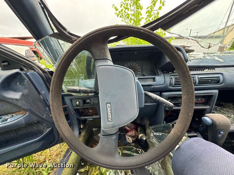 image for item DO0982 1991 Toyota Camry DX 