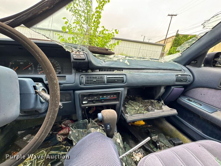 image for item DO0982 1991 Toyota Camry DX 