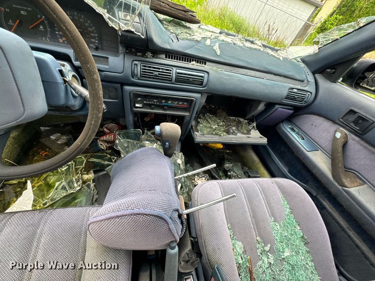 image for item DO0982 1991 Toyota Camry DX 