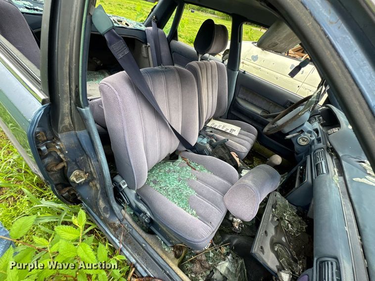 image for item DO0982 1991 Toyota Camry DX 