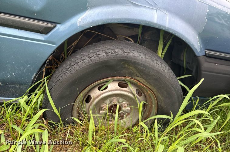 image for item DO0982 1991 Toyota Camry DX 