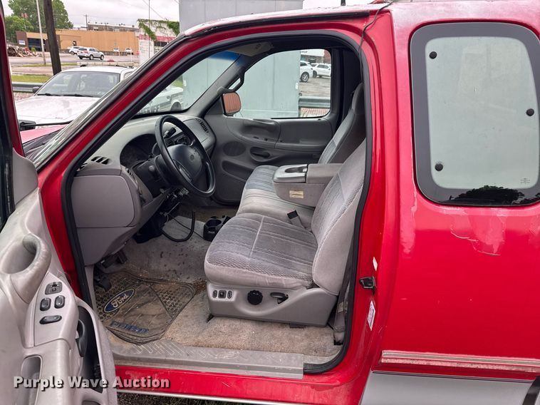 image for item DO0983 1997 Ford F150 SuperCab pickup truck