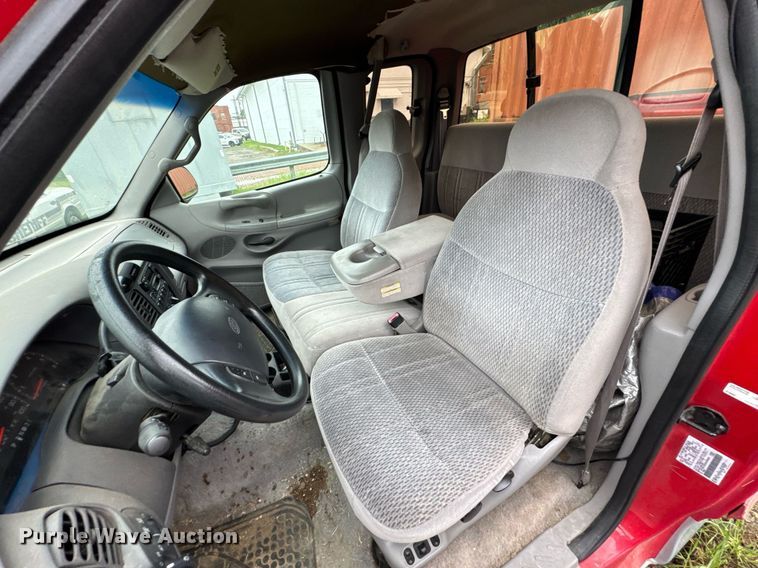 image for item DO0983 1997 Ford F150 SuperCab pickup truck