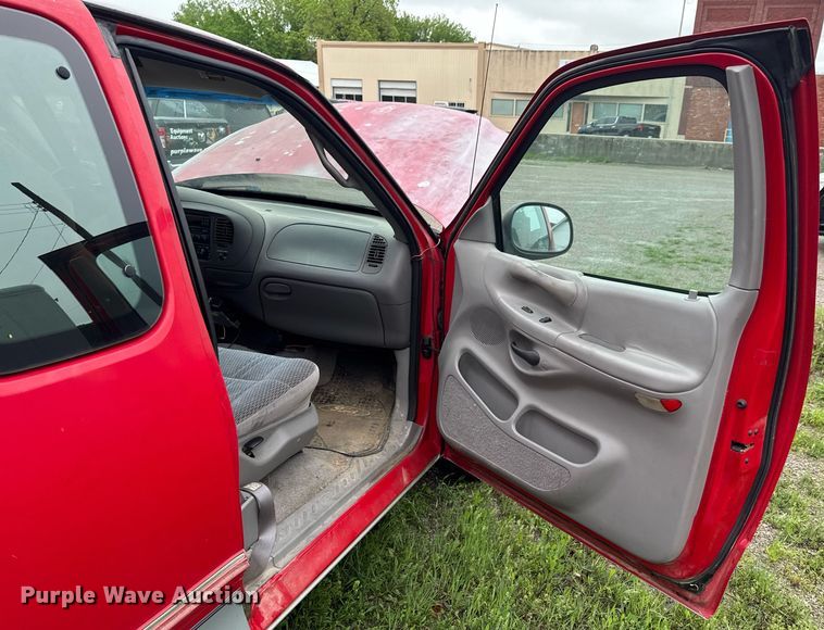 image for item DO0983 1997 Ford F150 SuperCab pickup truck