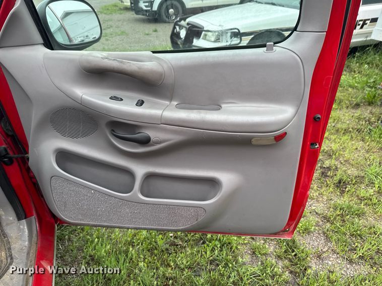 image for item DO0983 1997 Ford F150 SuperCab pickup truck